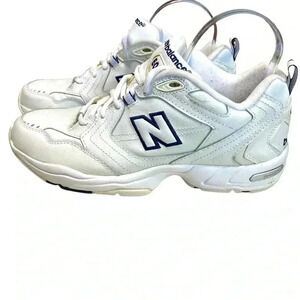 New Balance women’s white leather cross training athletic sneakers size 10